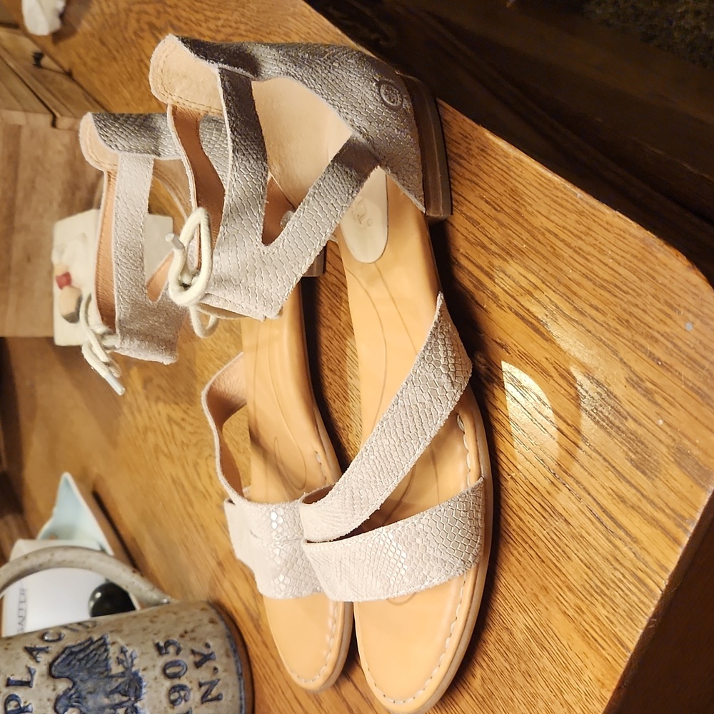 Sandals - Picture 2 of 5